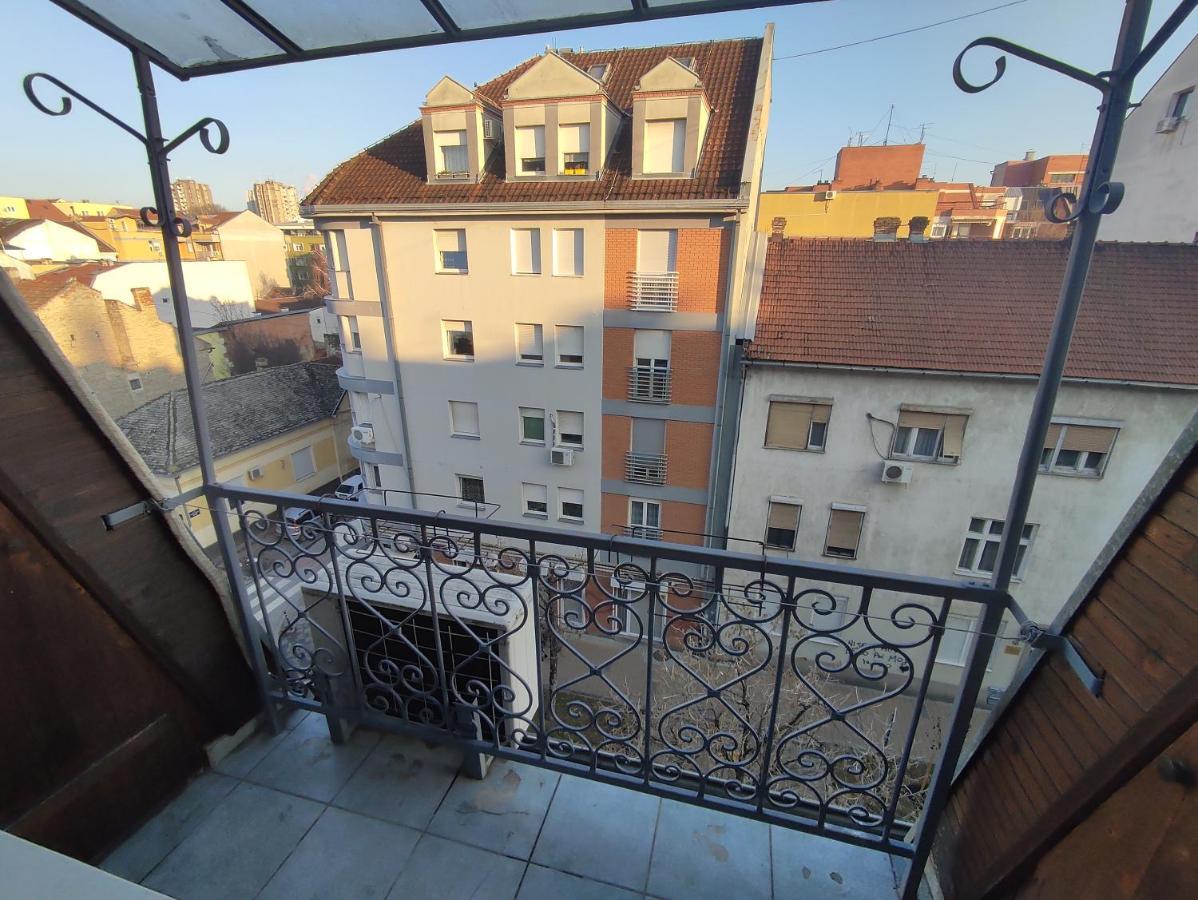 Woody Leilighet Novi Sad Eksteriør bilde