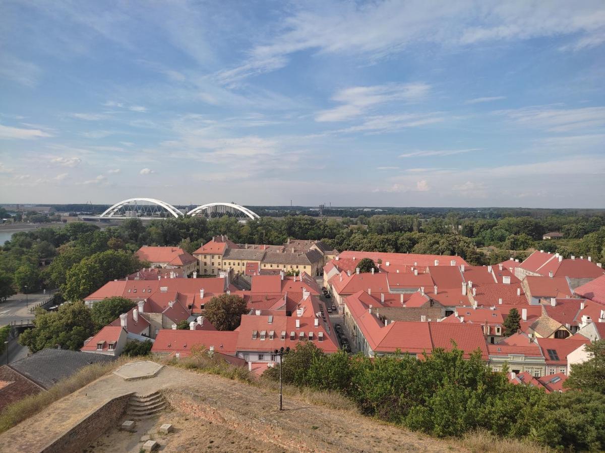 Woody Leilighet Novi Sad Eksteriør bilde
